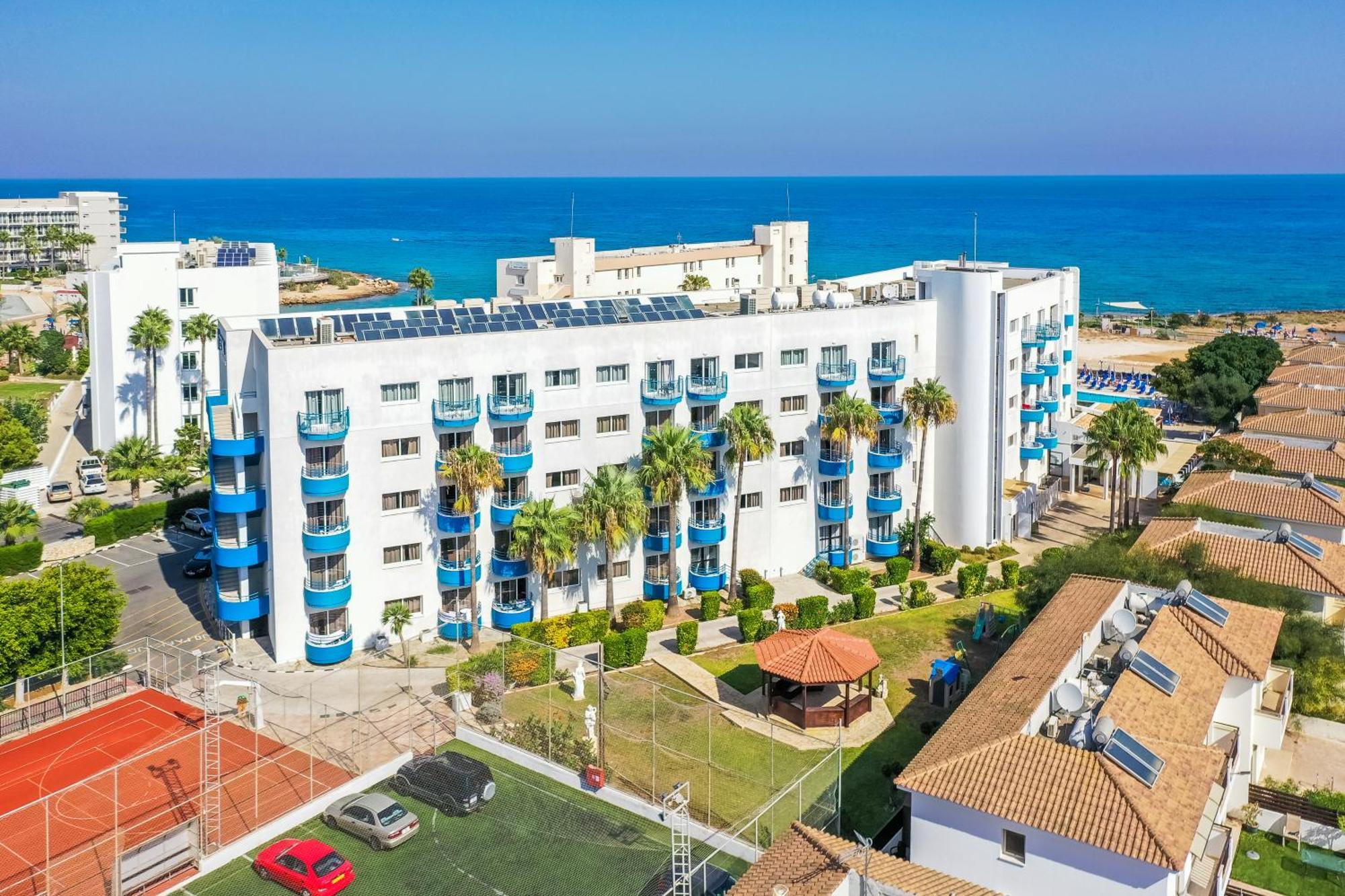 Tetyk Hotel Pernera Exterior foto